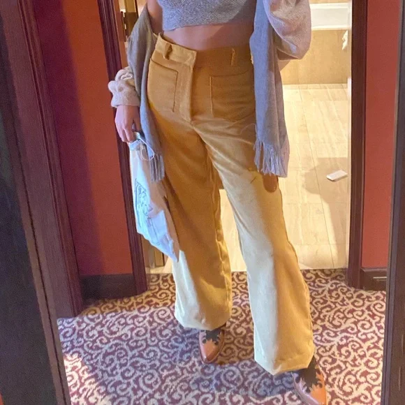 Yellow pants - Picture 4 of 4